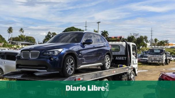 Abinader marca pautas de la red de centros de retención vehicular