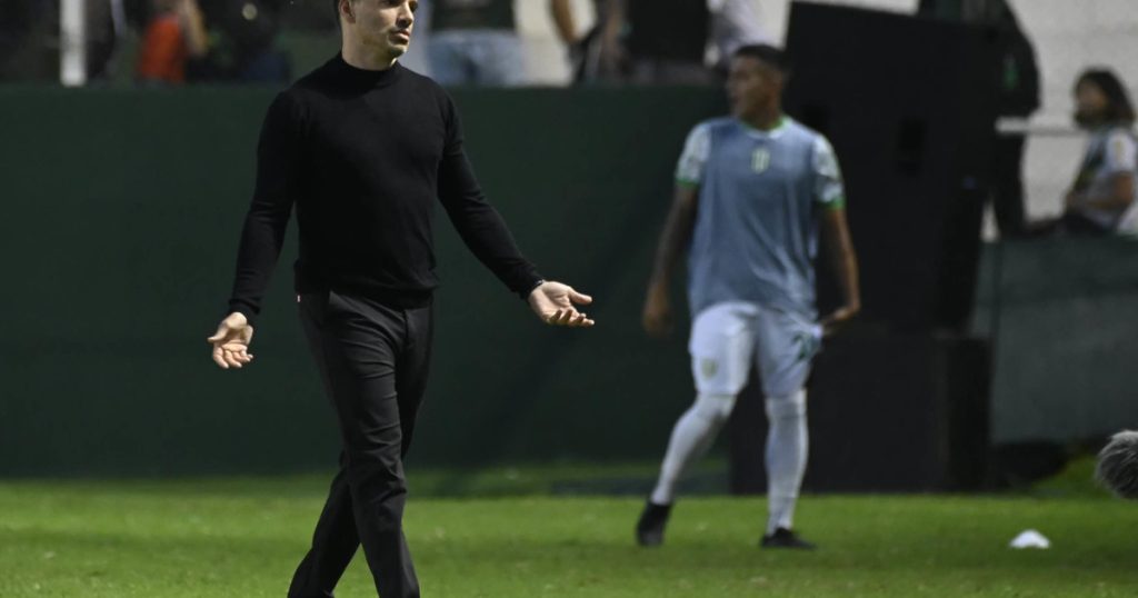 Banfield: gol regalado, silbidos y Broggi a la defensiva :: Olé