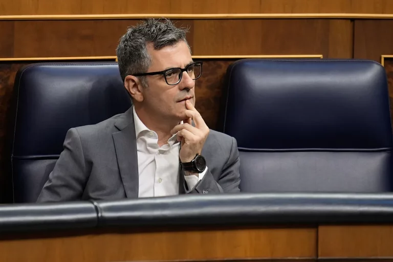 Bolaños se desvincula ante el juez Peinado de la contratación de una asesora para Begoña Gómez pero defiende su legalidad