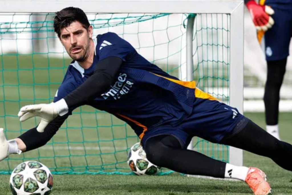 Courtois trabaja con el equipo y estará ante el Arsenal