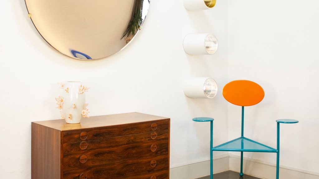 Decoración ecléctica retro: la tendencia que triunfa en los hogares en 2025