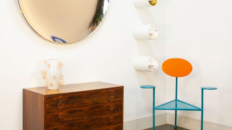 Decoración ecléctica retro: la tendencia que triunfa en los hogares en 2025