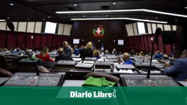 Depositan otro proyecto para limitar exoneraciones de vehículos