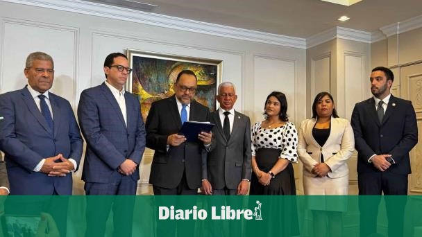 Depositan proyecto de ley para fusión de ministerios