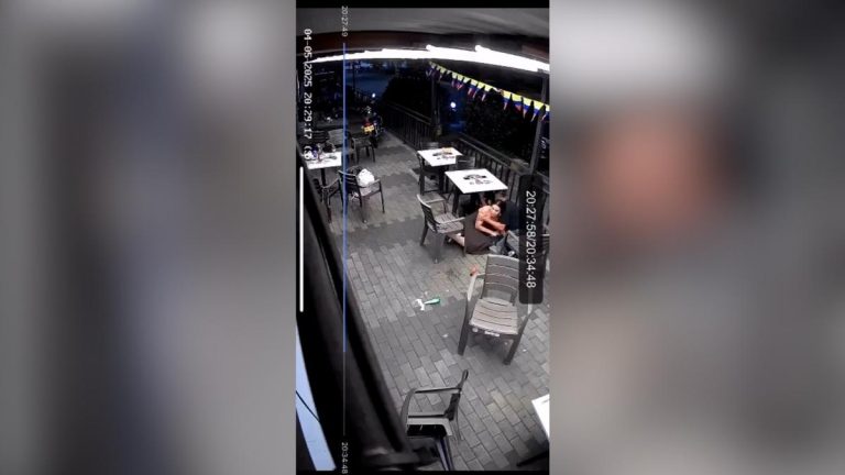 Detalles y vídeo del momento en que un futbolista se enfrenta a unos ladrones en un atraco con un final fatal