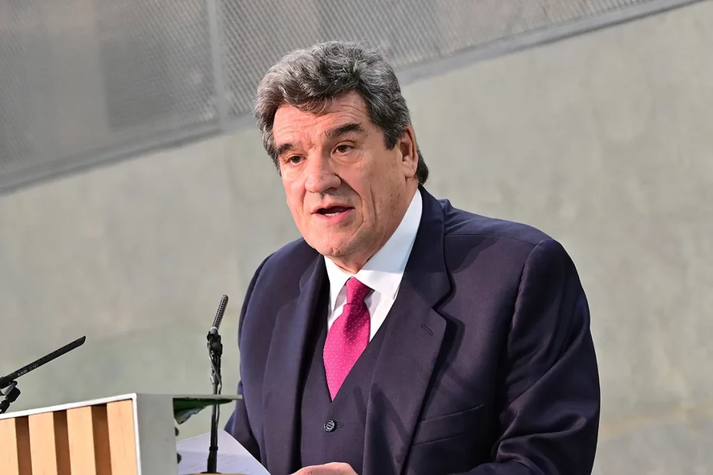 El Banco de España anuncia que revisará a la baja su previsión de crecimiento por los aranceles
