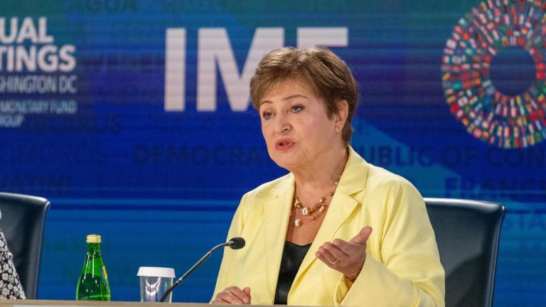El FMI avanza “notables recortes” en las previsiones de PIB por los aranceles, aunque descarta una recesión