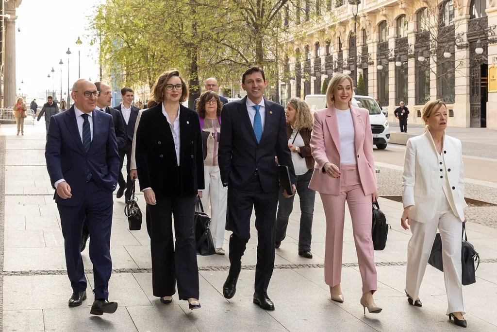 El impuesto a la banca queda fuera de la revisión fiscal vasca