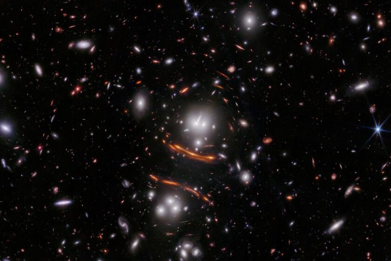 El universo se está volviendo más caótico y no sabemos por qué. La principal sospechosa es la energía oscura