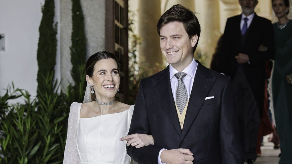 Esta novia convirtió su vestido tradicional en tendencia con un choker