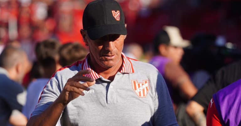 Instituto y Deportivo Madryn se enfrentan en Caseros por Copa Argentina :: Olé