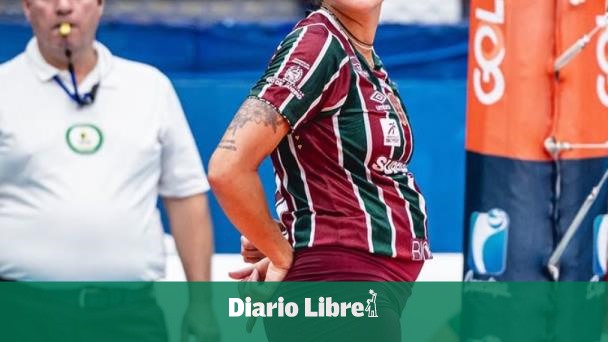 Juega partido de voleibol profesional con casi seis meses de embarazo