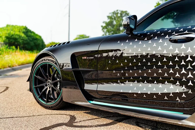 La pintura de este Mercedes cuesta 125.000 euros... pero para pedirla hay que gastarse antes cuatro millones