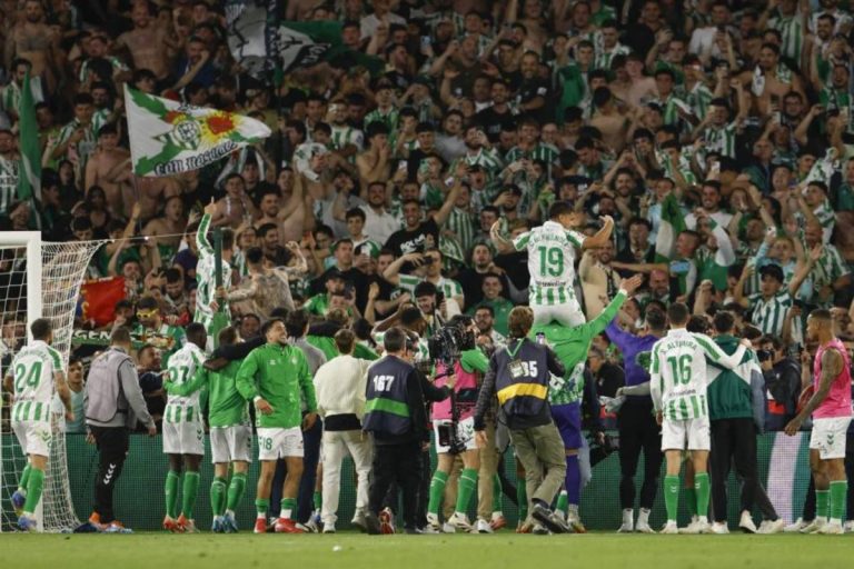 LaLiga denuncia 15 cánticos que incitan a la violencia en el Betis-Sevilla