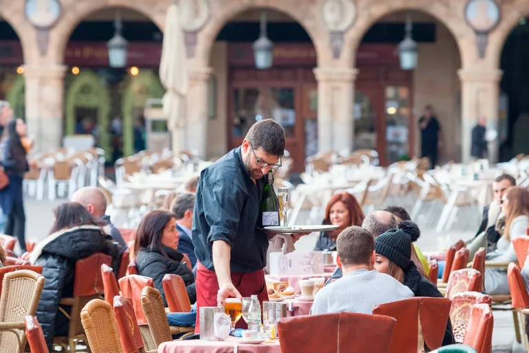 Marruecos, Rumanía y Colombia aportan el 31% del empleo extranjero en España