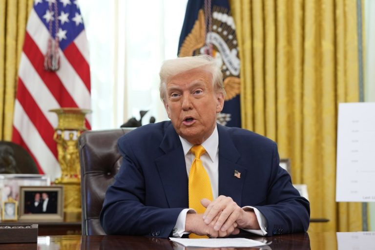 Trump-empleados federales-despidos