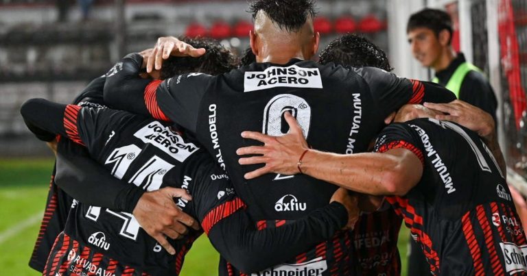 Patronato le ganó a All Boys y cortó una increíble racha en su estadio :: Olé