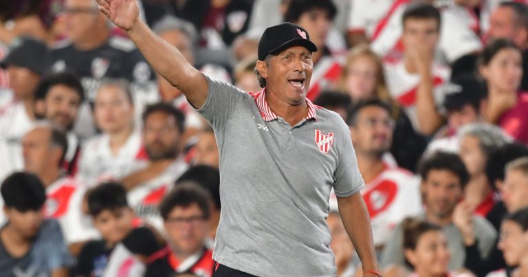 Pedro Troglio dejó de ser el técnico de Instituto :: Olé
