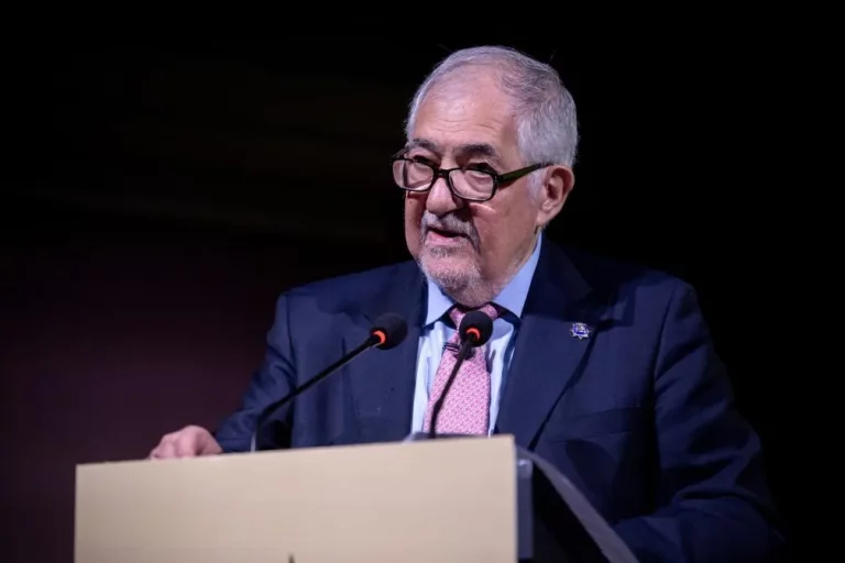 Pumpido anticipa en un acto público que prevé dictar la primera sentencia del TC sobre la amnistía"antes del verano"