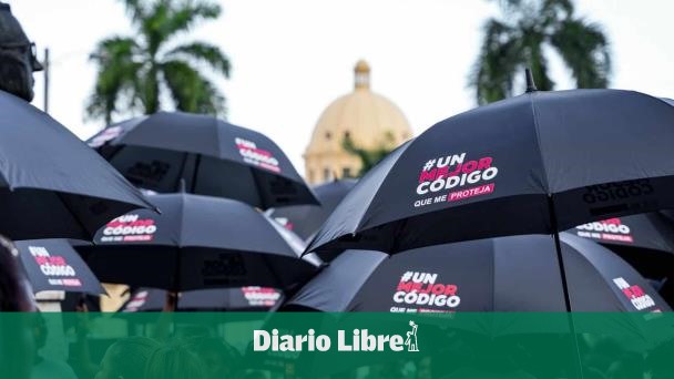 Respaldan proyecto de Código Penal sometido por senador Taveras
