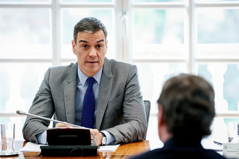 Sánchez anuncia un plan de 14.100 millones para proteger empresas y empleo ante los aranceles de Trump