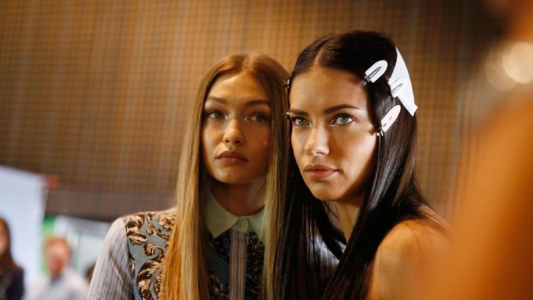 Seis trucos de maquilladores de ‘celebrities’ que cambiarán tu manera de arreglarte