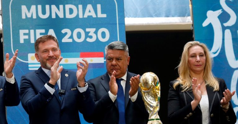 Tapia pidió por la reelección de Domínguez en Conmebol y le tiró una chicana al fútbol europeo :: Olé