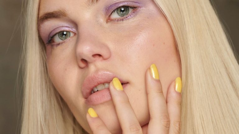 Uñas color pastel: la gran tendencia en manicura de primavera-verano 2025 es la más ‘boho’