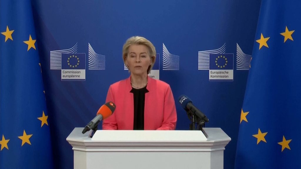 Von der Leyen apunta a un "daño masivo" a la economía por los aranceles de Trump