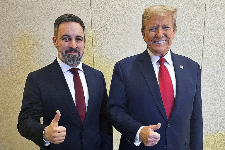 Vox impone un giro a su discurso para mantenerse unido al "punki adorable" Trump