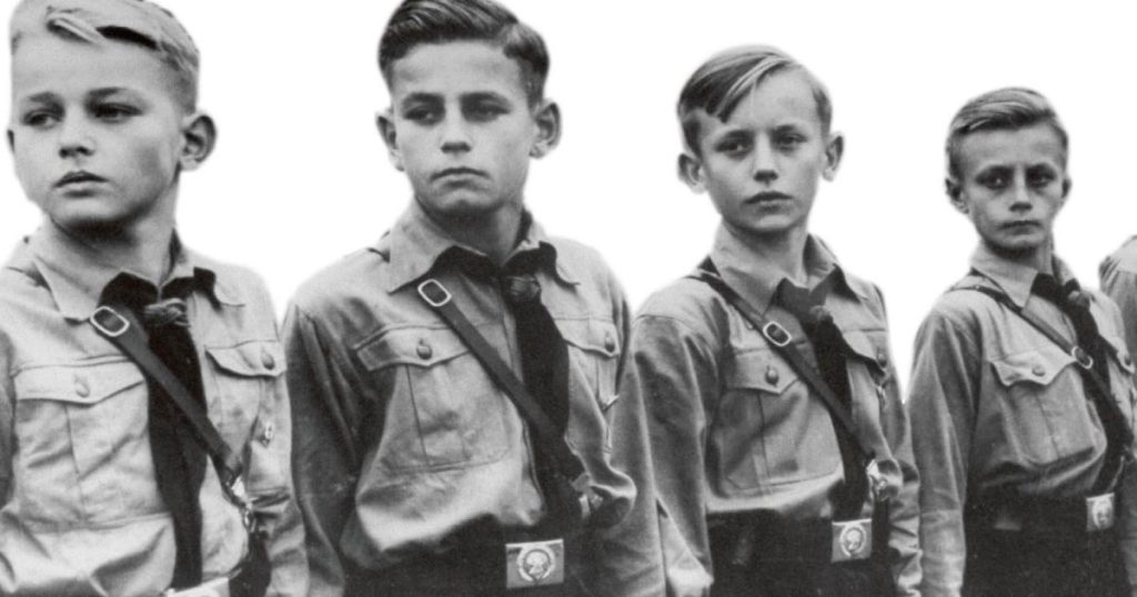 el adoctrinamiento nazi que empezó en la escuela y acabó en el frente
