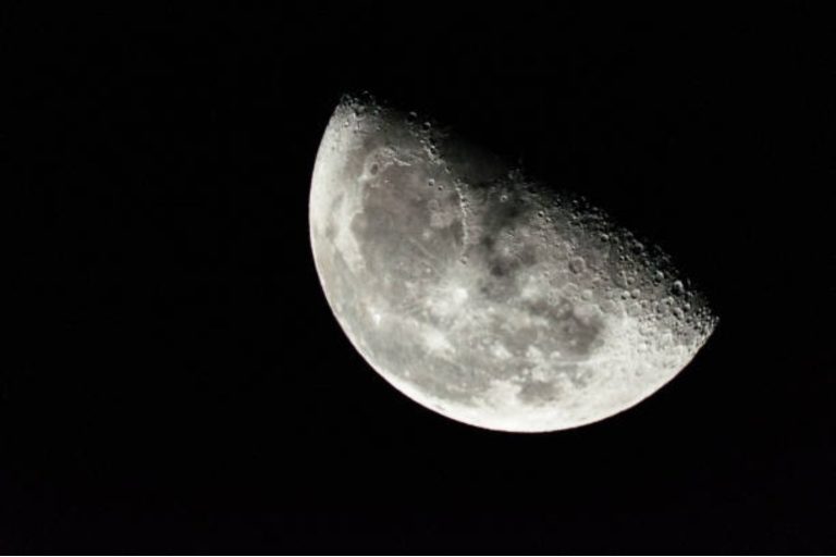 Lo que esconde el lado oculto de la Luna: ¿por qué podría cambiar el futuro de la exploración espacial?